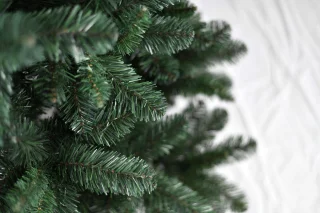 Blackhill Hinged Dark Green kunstkerstboom - 225 cm - Donkergroen - Ø114 cm - 1234 tips - Metalen voet