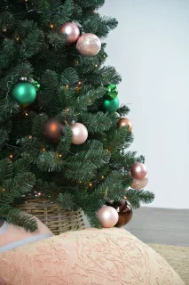 Blackhill Hinged Dark Green kunstkerstboom - 225 cm - Donkergroen - Ø114 cm - 1234 tips - Metalen voet