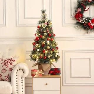 Kunstkerstboom met verlichting 90 cm PVC Dennenboom Kerstboom met 78 LED's en standaard Nepkerstbomen Kerstversiering, met sneeuw en dennenappels