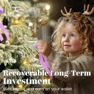 Soontrans 150 cm Kunstkerstboom, PVC + PE Groene Kerstboom, kunstmatige Spar Met LED-Verlichting, Sneeuwbedekking, Decoratieve Accessoires, Beschermende Handschoenen, Opbergtas, Houten Standaard