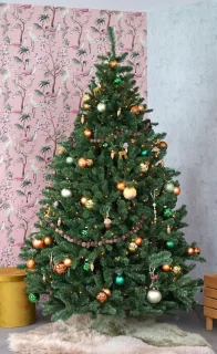 Boston kunstkerstboom - 210 cm - groen - Ø 129 cm - 1.838 tips - metalen voet