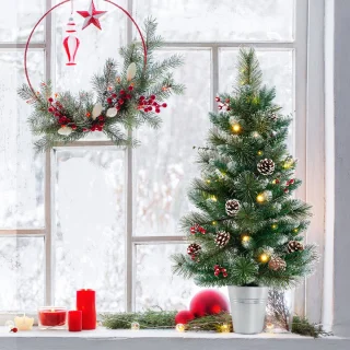 COSTWAY 90 cm kunstkerstboom met verlichting, kleine dennenboom in pot, tafelkerstboom met 20 warm-witte ledlampen, 8 modi, timer, bessen en dennenappels voor kerstdecoratie
