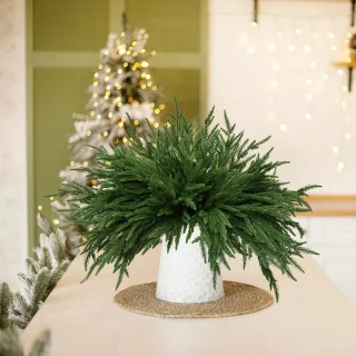 16x Kunstmatige dennentakken Kerst Groen