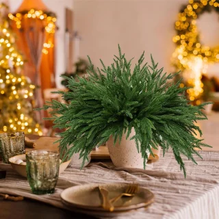 16x Kunstmatige dennentakken Kerst Groen