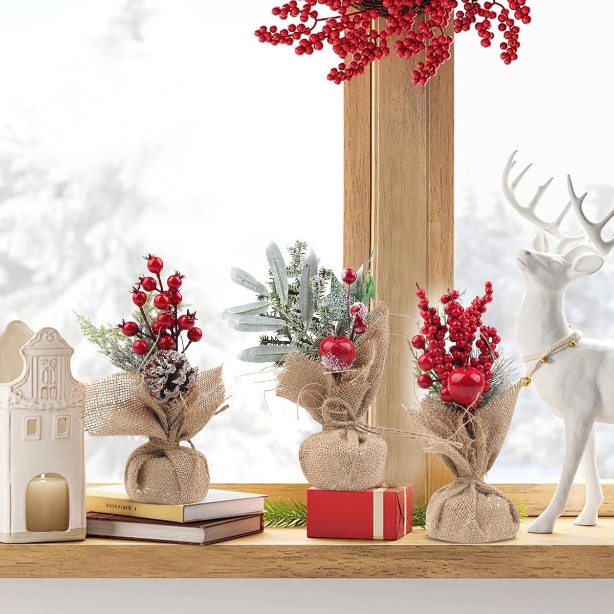 6x Kunstkerstbomen met Rood Bessen & Dennenappels - Tafeldecoratie