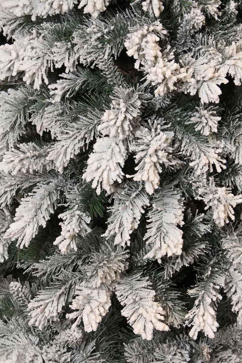 Black Box Chandler Franse kunstkerstboom 215x125 cm besneeuwd groen