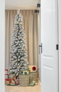 Black Box Trees Charlton Pilar kerstboom 215 x 56 cm