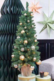 Wat vinden we goed aan de Black Box Trees Gerlos Smalle Kunstkerstboom in Pot