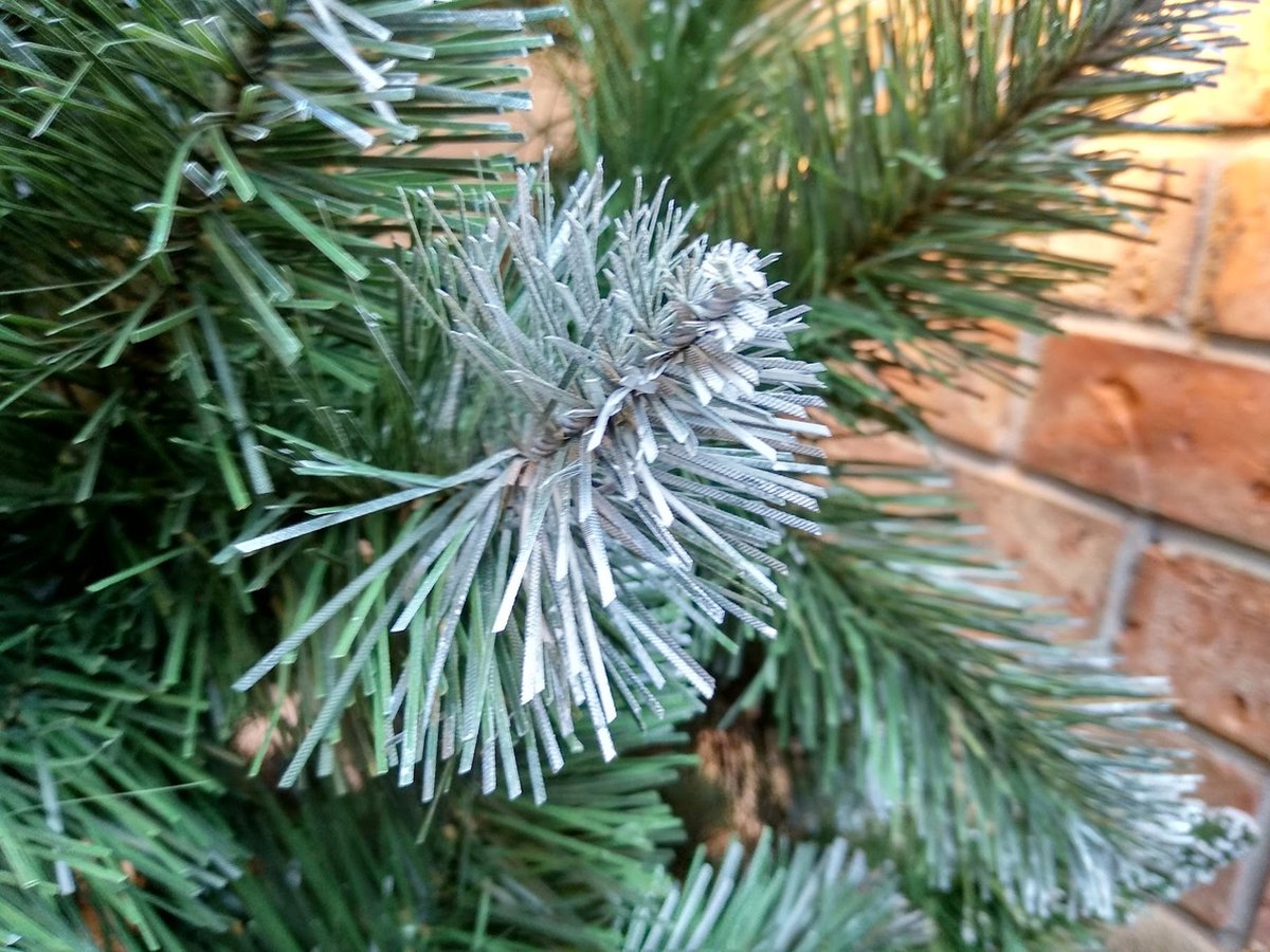 DIAMANT Pijnboom Kunstkerstboom 160 cm op houten stam
