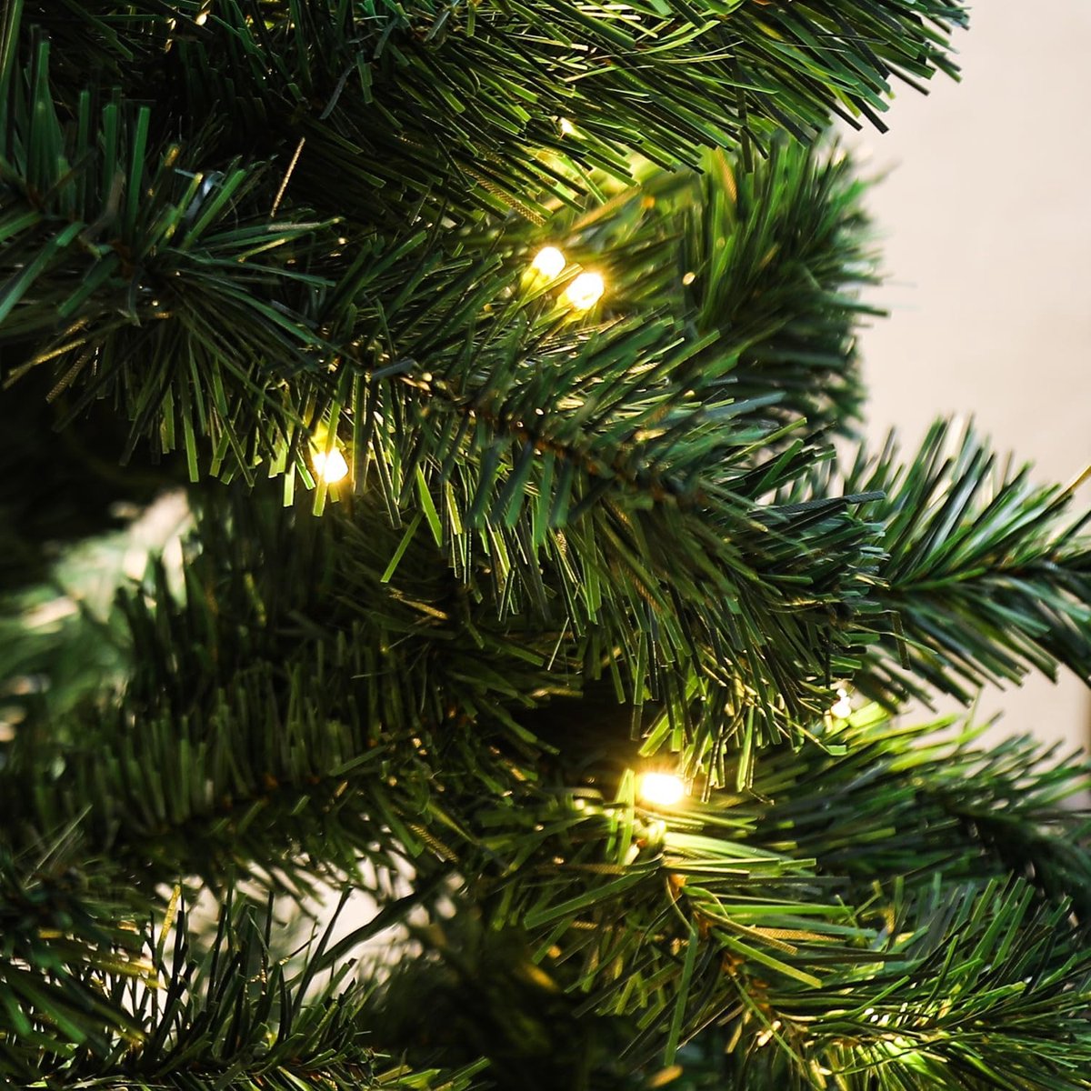 Equivera Kerstboom met Verlichting en Sneeuw