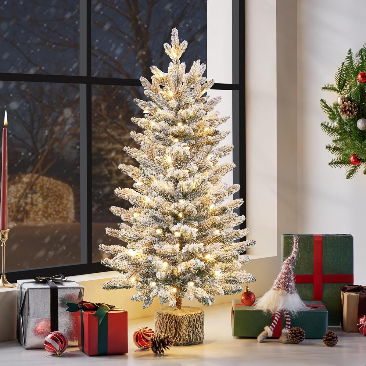 Equivera Kerstboom met Verlichting en Sneeuw