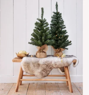 Everlands Kunstkerstboom 60 cm in jute zak
