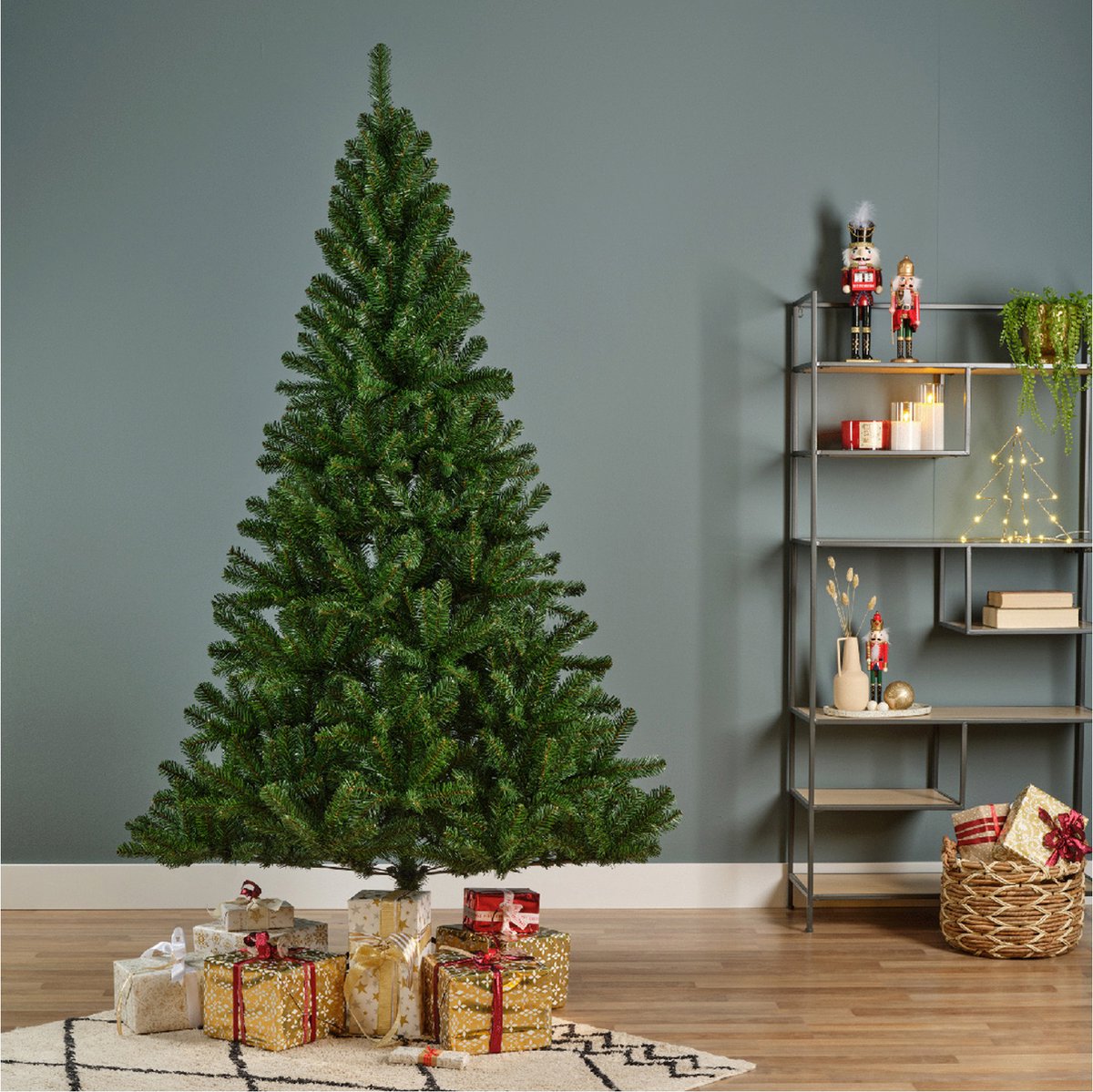 Everlands Kunstkerstboom Monarch 210 cm Groen