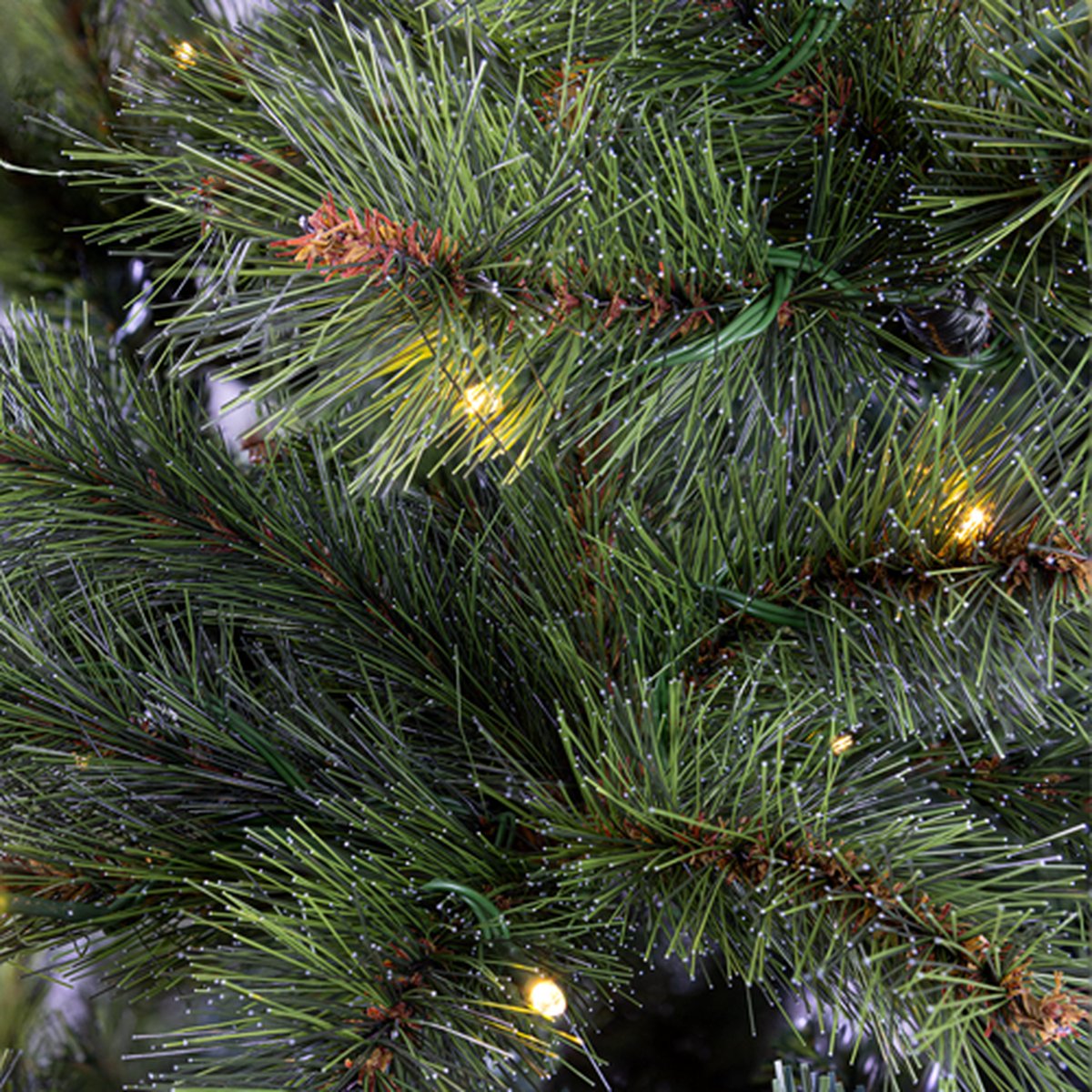 Excellent Trees Elverum Frosted 180 cm Kerstboom met Verlichting