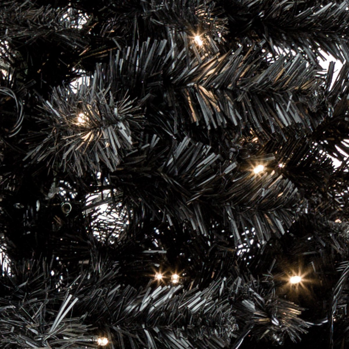 Excellent Trees Stavanger Black 180 cm Zwarte Kerstboom met Verlichting