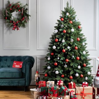Wat vinden we goed aan de FairyTrees Kunstkerstboom Nordmann 220 cm