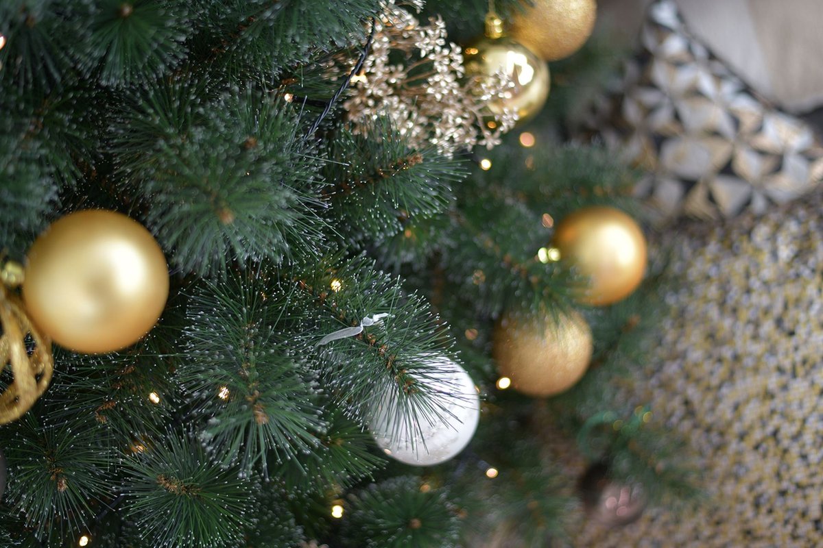 Famiflora Frosted Alpine kunstkerstboom 225 cm groen