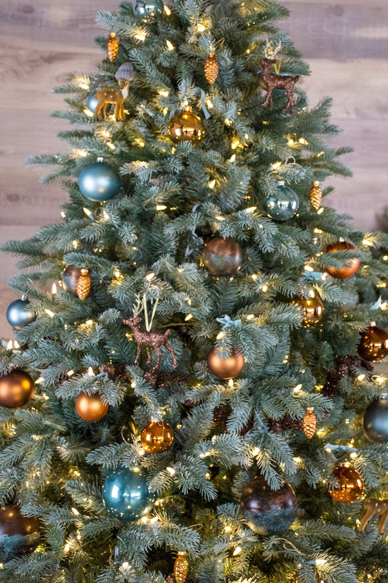 Frosted Mulberry kunstkerstboom 228 cm bevroren blauw