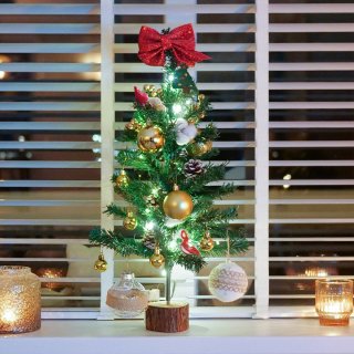 Wat vinden we goed aan de Happy Holidayz Mini Kunstkerstboom 60 cm