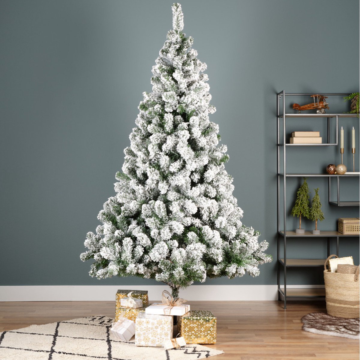 Imperial Pine Kunstkerstboom 240 cm Sneeuw