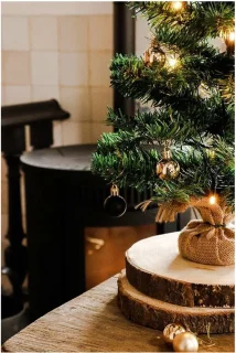 Kerstboom 52x36 cm met verlichting en kerstballen
