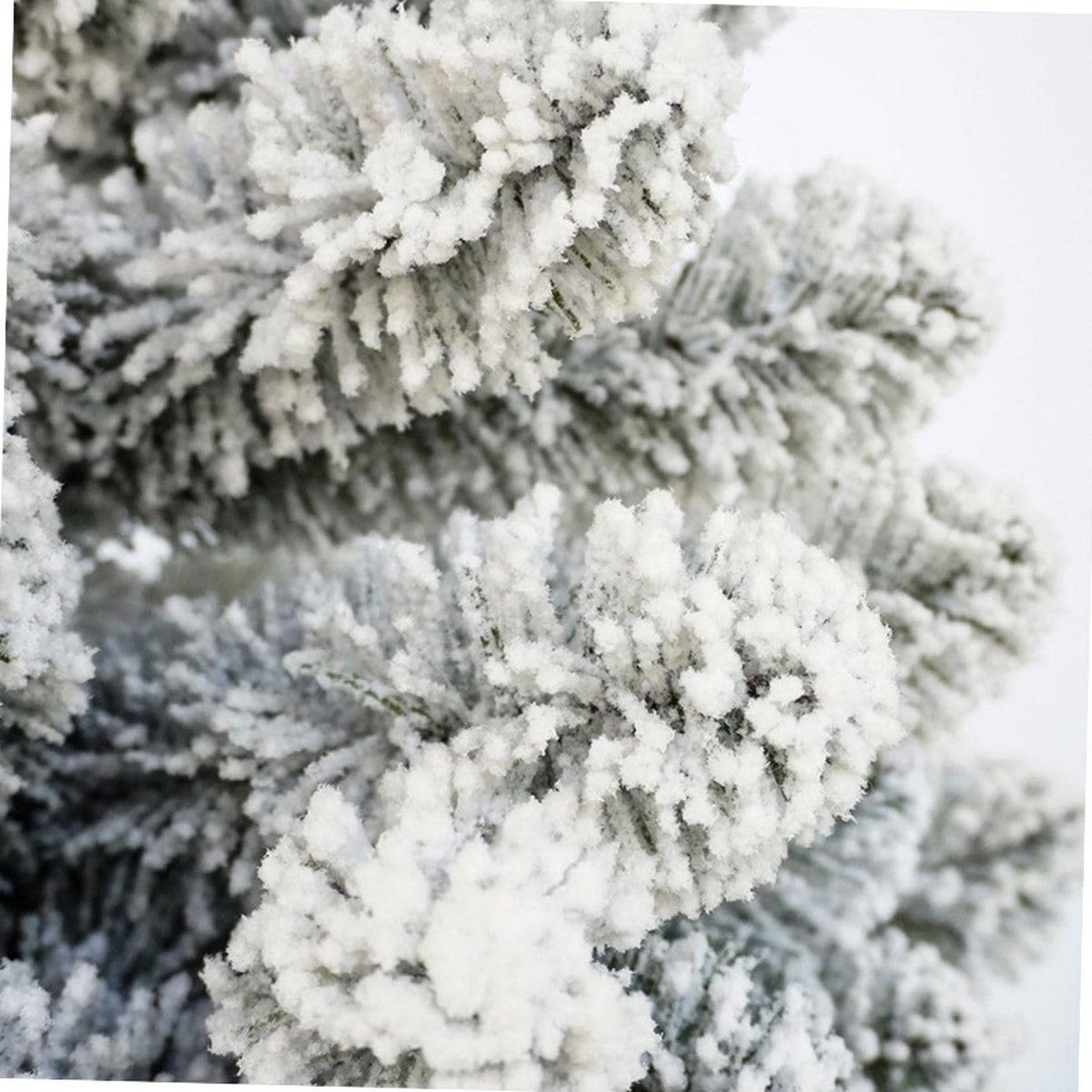 Kerstboom met Sneeuw 180 cm Realistisch