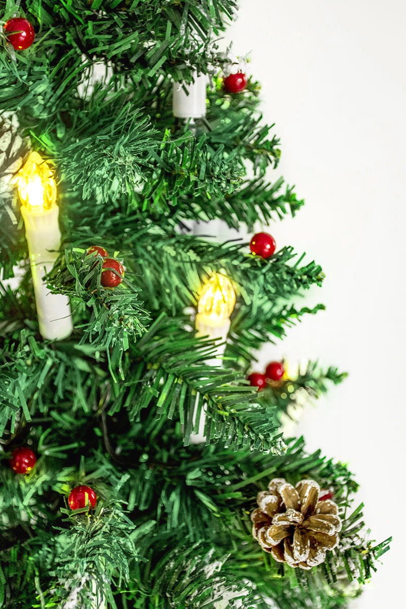 Kunstkerstboom 220 cm met houten stam