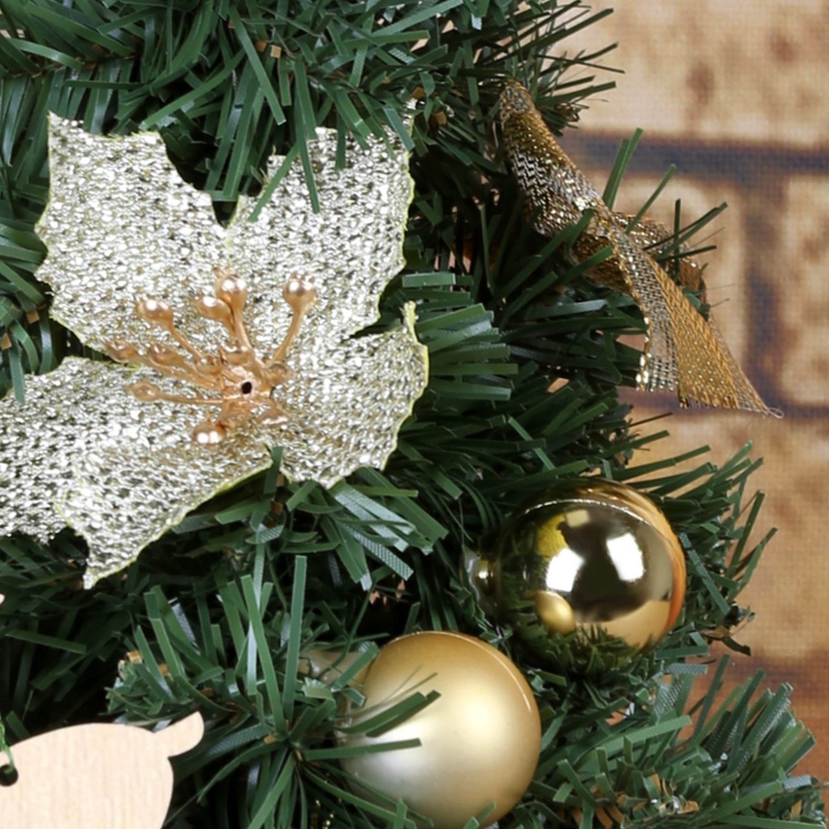 Kunstkerstboom 30cm met gouden ornamenten in pot