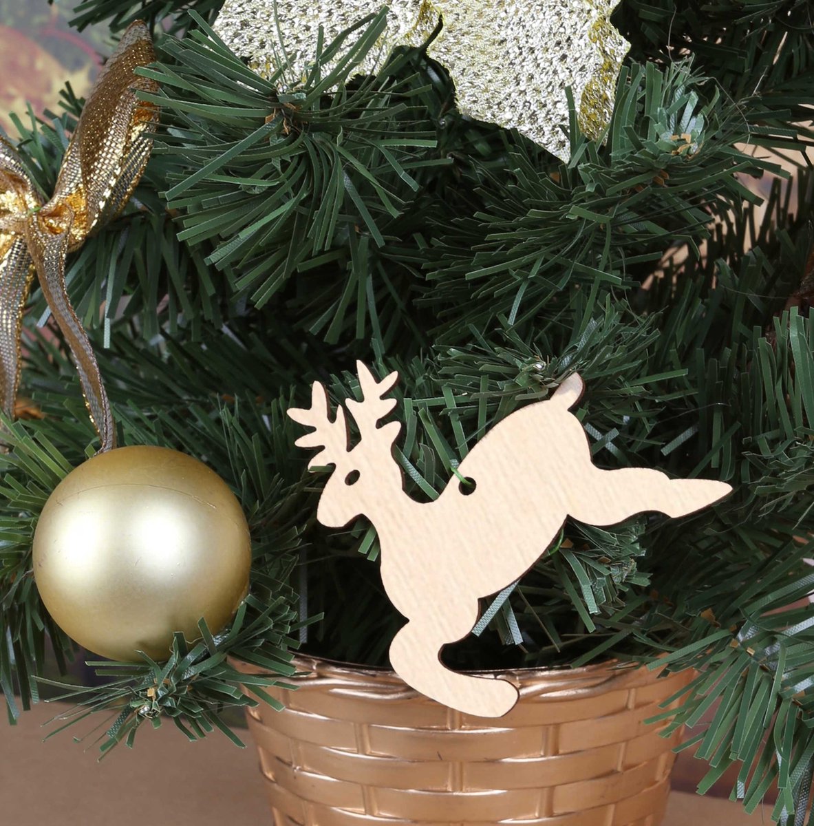 Kunstkerstboom 50cm met gouden ornamenten in pot