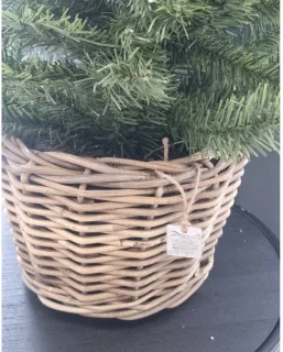 Kunstkerstboom 90 cm met rotan mand