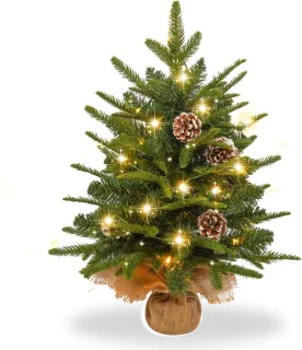 Kunstkerstboom met jutestandaard