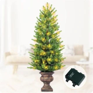 Kunstkerstboom op pot
