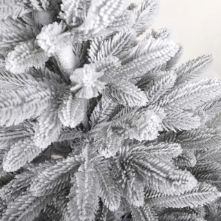 Kunstkerstboom Scandinavische Spar PE 140 cm in Pot