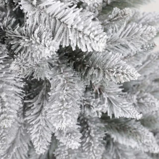 Kunstkerstboom Slanke Besneeuwde Spar PVC 150 cm