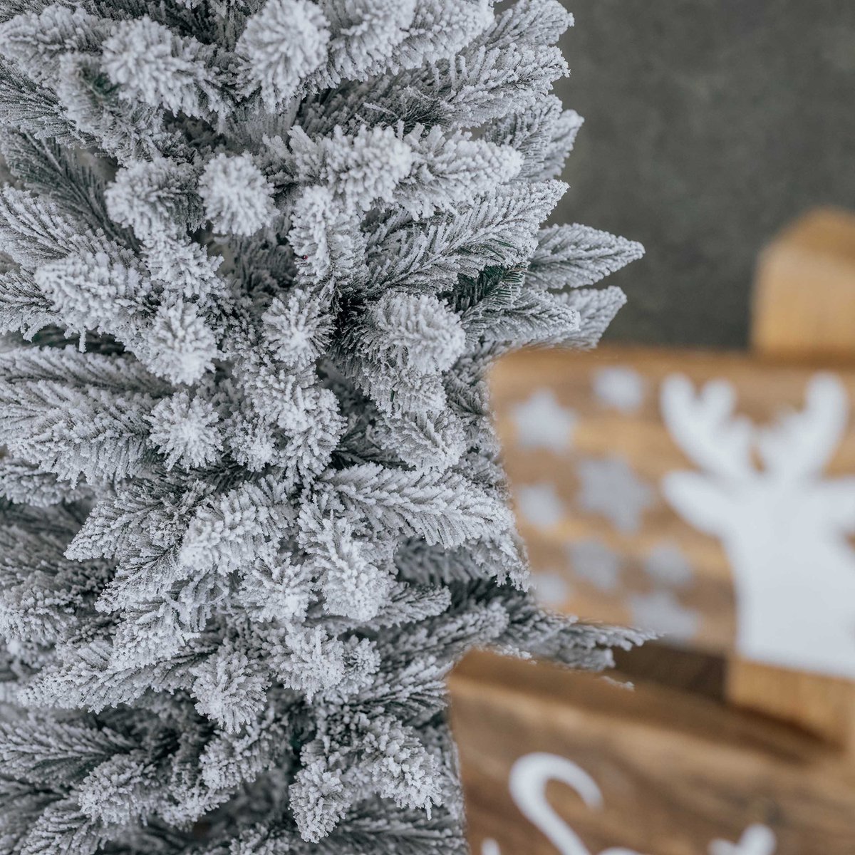 Kunstkerstboom Slanke Spar PVC 180 cm Besneeuwd