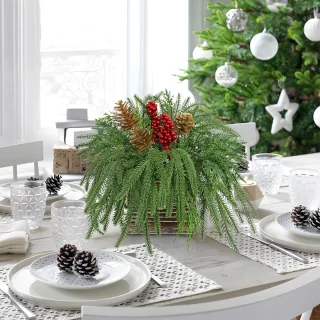 Kunstmatige Norfolkden Kersttafeldecoratie 26 cm