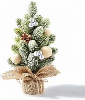 KZQ mini kunstkerstboom met crème strik, kerstballen en jute basis