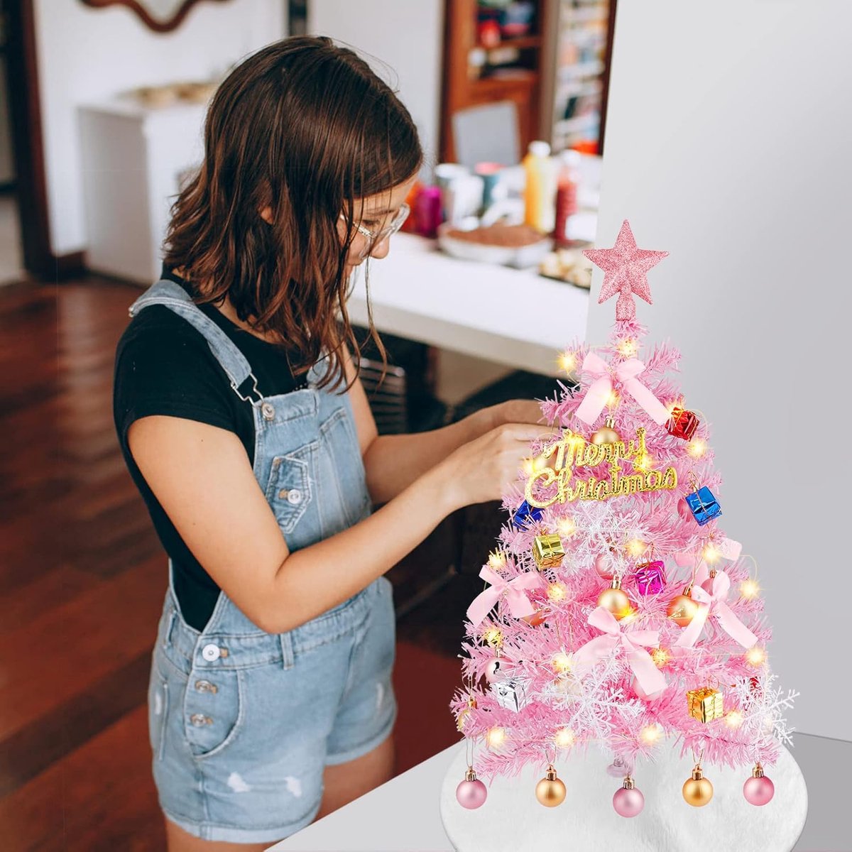 Mini-kerstboom roze 61 cm met bolornamenten