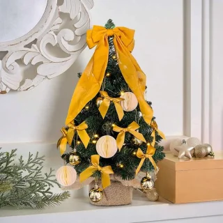 Mini kunstkerstboom 60 cm met LED-verlichting en decoratieve ballen