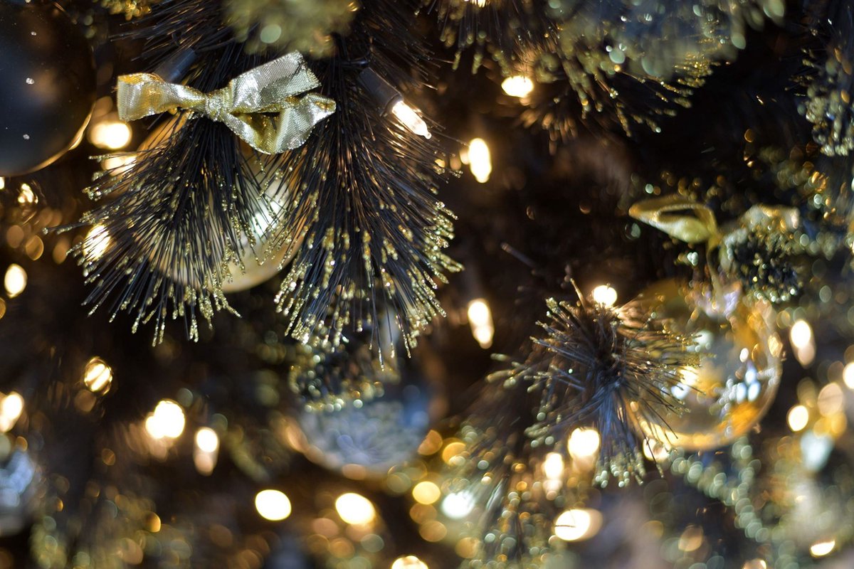 Shimmery Golden Black Kunstkerstboom 213 cm