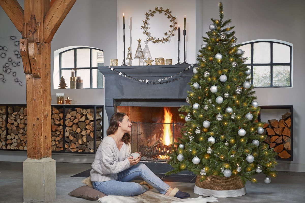Triumph Tree Bristlecone Kunstkerstboom Groen H155xØ99cm