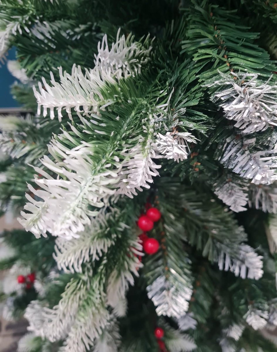 Uten Kerstboom Luxe H150cm Rode Bessen PE+PVC
