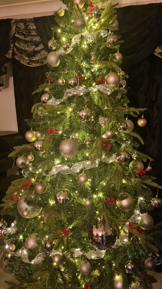 Uten Luxe Kerstboom PE+PVC 225 cm Groen