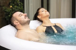 Alta Furniture Miami FreezeShield AirJet Opblaasbare Hottub Ø180x66 cm 4 Pers