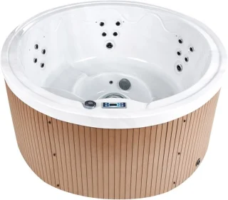 BELIANI MARFIL - Buiten hottub