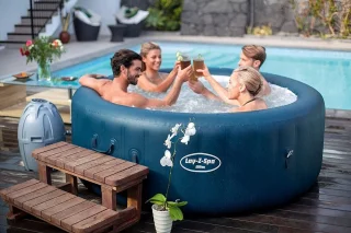 Bestway Lay-Z-Spa Milan Opblaasbare Jacuzzi 196x196 cm Bruin
