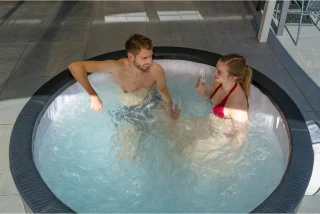 EXIT Leather Premium spa 4 personen zwart