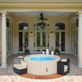 Hometotry Opblaasbaar Bubbelbad 4 Persoons Rattan review