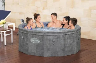 Wat vinden we goed aan de Lay-Z-Spa Carrara Opblaasbare Spa 4-6 Personen