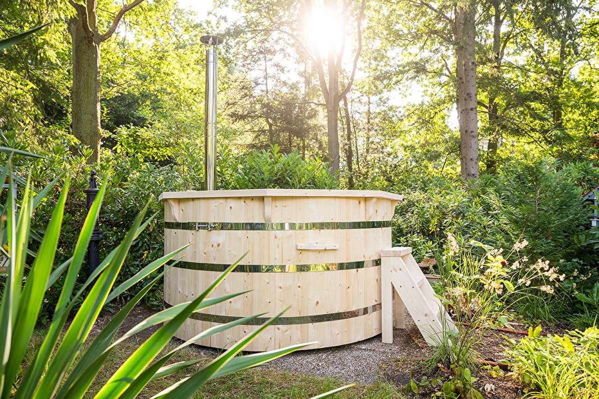 ThermoraLux Hottub 1900x1900mm ongemonteerd met houten cover